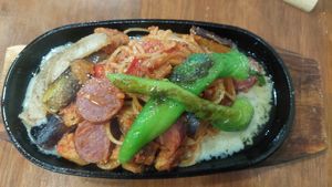  at Unique (V) Pizzeria SUKHASANA in Osaka