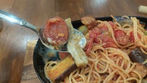  at Unique (V) Pizzeria SUKHASANA in Osaka