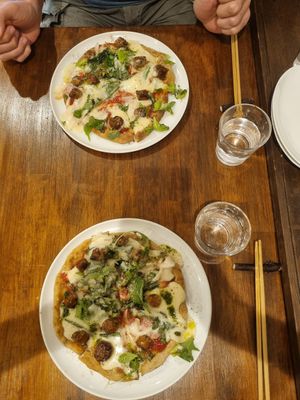  at Unique (V) Pizzeria SUKHASANA in Osaka