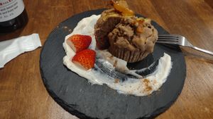  at Unique (V) Pizzeria SUKHASANA in Osaka