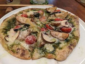  at Unique (V) Pizzeria SUKHASANA in Osaka