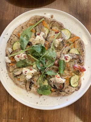 Pizza with cashew cheese   at Unique (V) Pizzeria SUKHASANA in Osaka