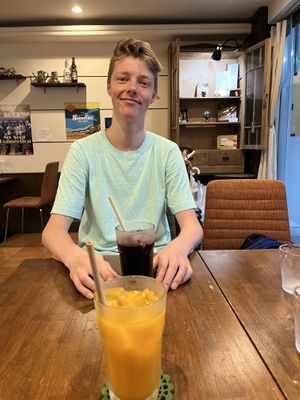   at Unique (V) Pizzeria SUKHASANA in Osaka