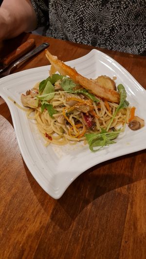  at Unique (V) Pizzeria SUKHASANA in Osaka