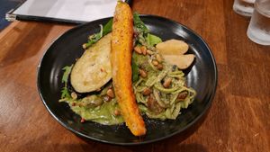  at Unique (V) Pizzeria SUKHASANA in Osaka