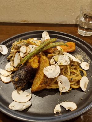  at Unique (V) Pizzeria SUKHASANA in Osaka