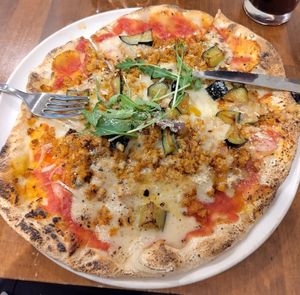 Diavola Pizza at Unique (V) Pizzeria SUKHASANA in Osaka