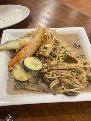 Creamy mushroom pasta   at Unique (V) Pizzeria SUKHASANA in Osaka