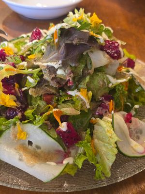  at Unique (V) Pizzeria SUKHASANA in Osaka