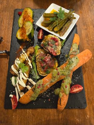  at Unique (V) Pizzeria SUKHASANA in Osaka