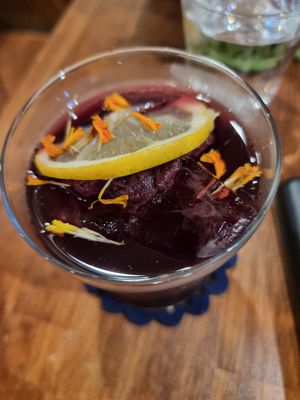  at Unique (V) Pizzeria SUKHASANA in Osaka