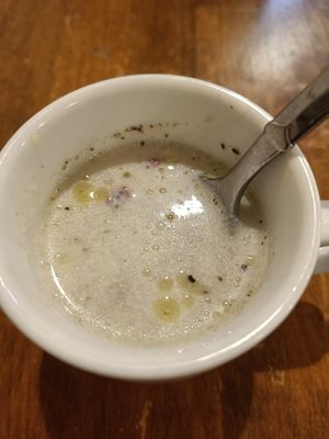  at Unique (V) Pizzeria SUKHASANA in Osaka