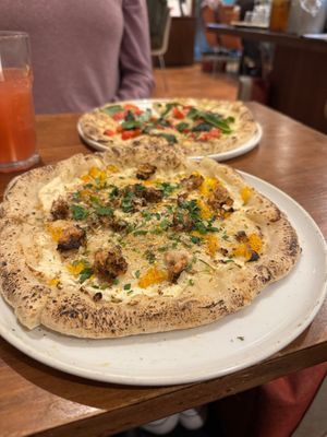  at Unique (V) Pizzeria SUKHASANA in Osaka