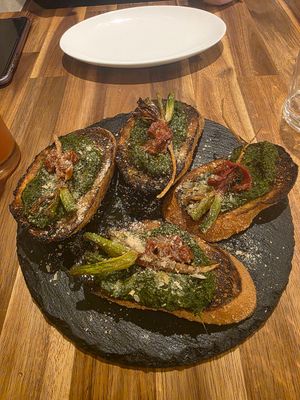  at Unique (V) Pizzeria SUKHASANA in Osaka