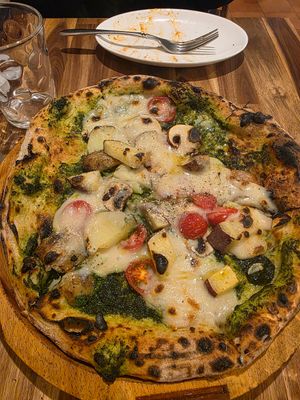  at Unique (V) Pizzeria SUKHASANA in Osaka