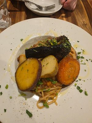  at Unique (V) Pizzeria SUKHASANA in Osaka