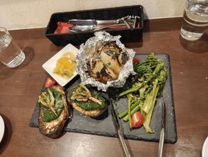  at Unique (V) Pizzeria SUKHASANA in Osaka