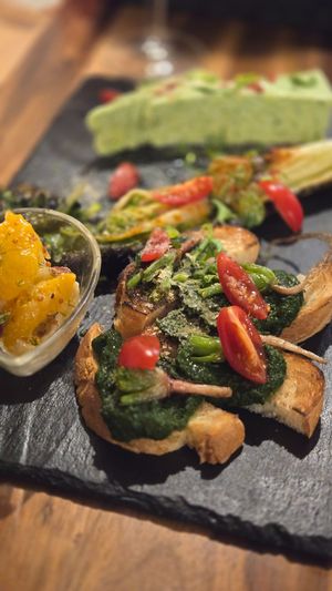  at Unique (V) Pizzeria SUKHASANA in Osaka