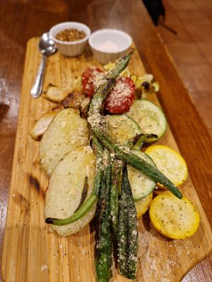 Vorspeise Gemüsemischunh at Unique (V) Pizzeria SUKHASANA in Osaka