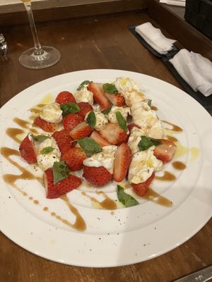   at Unique (V) Pizzeria SUKHASANA in Osaka