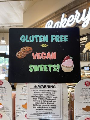 table near the bakery with mostly vegan options  #Veganuary at Lazy Acres Natural Market in San Diego