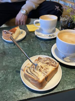 Nusszopf (Käsekuchen leider nicht vegan)  at Cafe Kauz in Esslingen