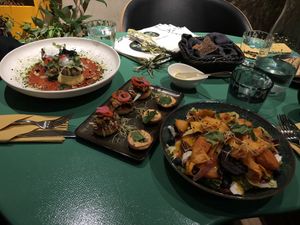 Megatormi salat, powerballs  at Vegan Oasis in Tallinn