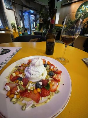  pavlova  at Vegan Oasis in Tallinn