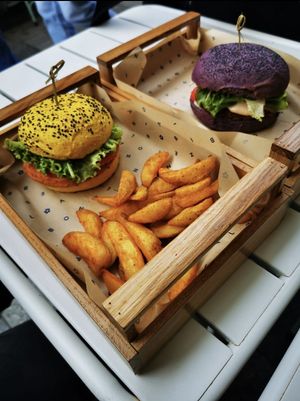 Burgers at Flower Burger - Corso Garibaldi in Milan