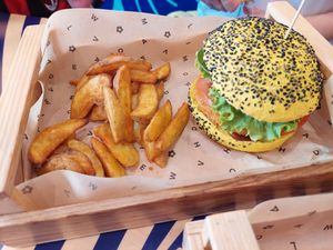 Spicy Cecio Burger with potatoes (menu) at Flower Burger - Corso Garibaldi in Milan