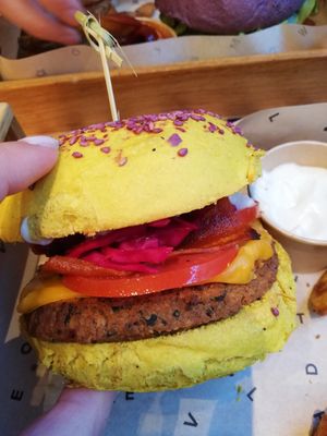 Schöne Optik at Flower Burger - Corso Garibaldi in Milan