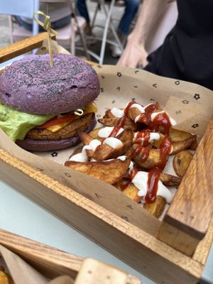 Flower burger and wedges  at Flower Burger - Corso Garibaldi in Milan