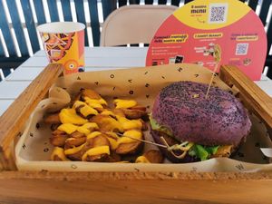 Flower burger + cheesy fries at Flower Burger - Corso Garibaldi in Milan