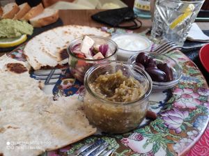 Plato griego. Las berenjenas estaban deliciosas. at La Vermuteria in Solsona
