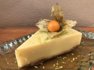 Pastís de llimona at La Vermuteria in Solsona