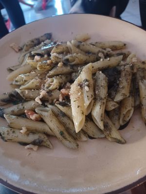Pasta pesto at La Vermuteria in Solsona