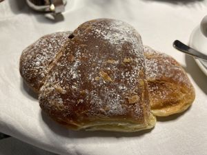 Apricot filling 🌱  at Bäckerei Grandi in Bolzano