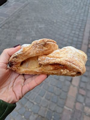 Strudel at Bäckerei Grandi in Bolzano