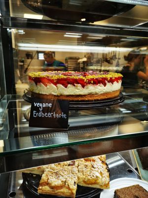 Vegan Strawberry Cake at Leni's Sweet and Salty in Maulburg