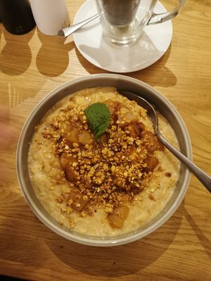 Apfel Zimt Porridge  #Veganuary at Leni's Sweet and Salty in Maulburg