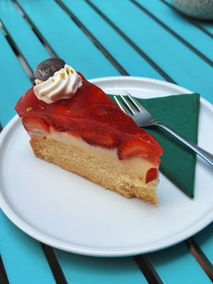 Vegane Erdbeertorte  at Leni's Sweet and Salty in Maulburg
