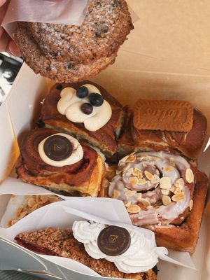 Cinnamon rolls & cake   at Leni's Sweet and Salty in Maulburg