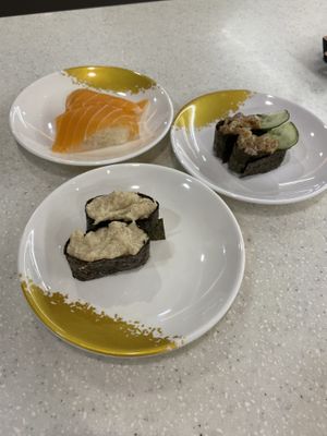 Zalmon nigiri, lion mane mayo and tuna mayo gunkan sushi at Saute Sushi 素特•素司 in Central Singapore