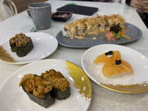 Spicy tuna, natto, salmon and others at Saute Sushi 素特•素司 in Central Singapore