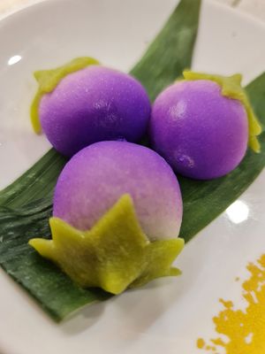 Eggplant red bean mochi hot ~ 7/10/21 at Saute Sushi 素特•素司 in Central Singapore