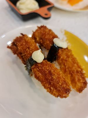 Tempura sushi  ~ 10/10/21 at Saute Sushi 素特•素司 in Central Singapore