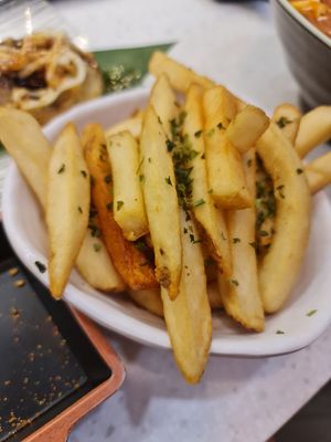 Nori Fries ~ 20/8/22 at Saute Sushi 素特•素司 in Central Singapore