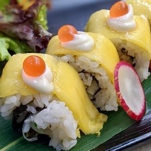 Mango Vnagi with Bursters Special Roll at Saute Sushi 素特•素司 in Central Singapore
