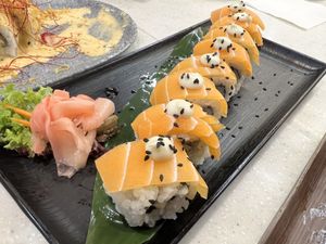 Salmon sushi- 7/10  at Saute Sushi 素特•素司 in Central Singapore