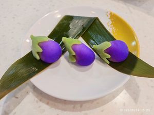 Brinjal Red Bean Mochi dessert #Veganuary at Saute Sushi 素特•素司 in Central Singapore